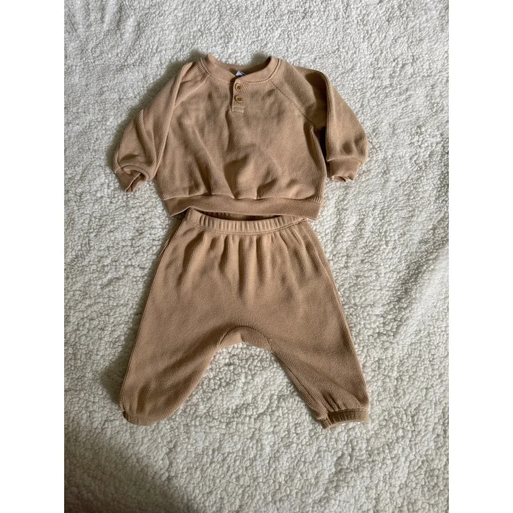 Old Navy Waffle Knit Set Kids 3-6M Tan Excellent Henley Thermal Joggers